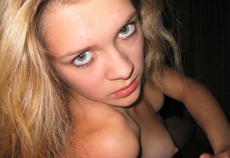 Hot chick gets naked 5
