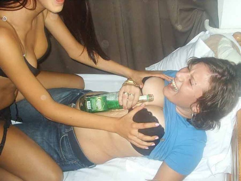 Sleazy horny amateur lesbos 7