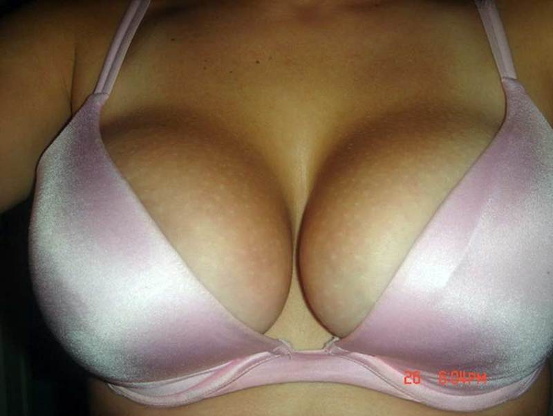 Group of heavy chested babes 13