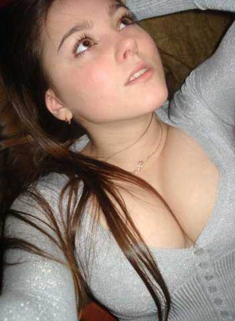 Group of heavy chested babes 15