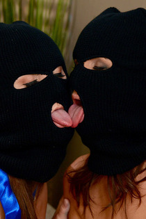 Sexy Robbers Ashley Adams And JoJo Kiss Sharing A Dick-05