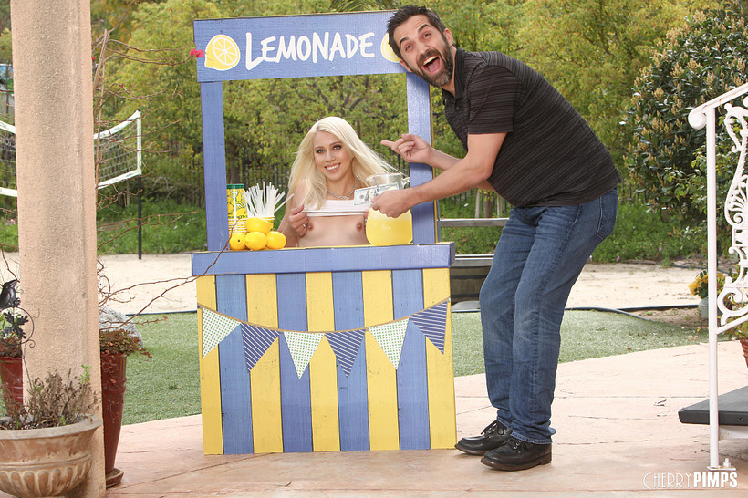 Lemonade Babe Wants Her Lemons Squeezed 13