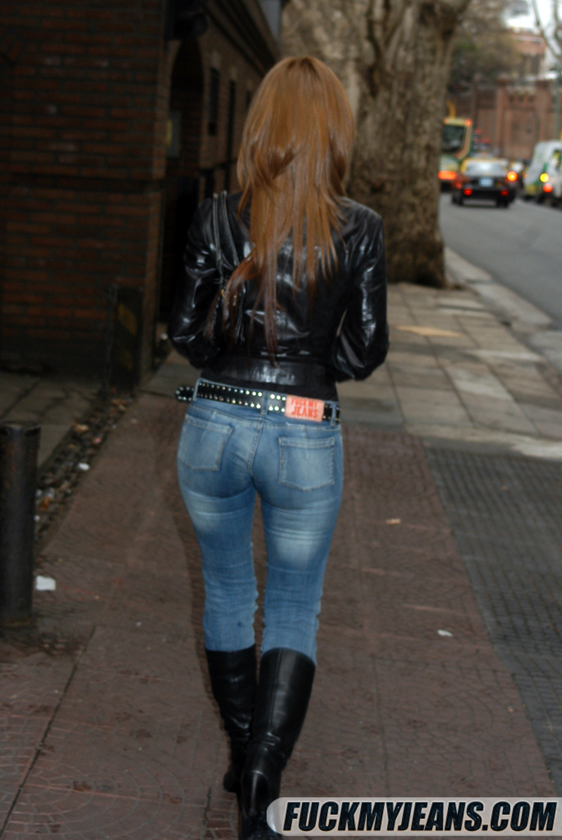 Long haired hottie posing 2