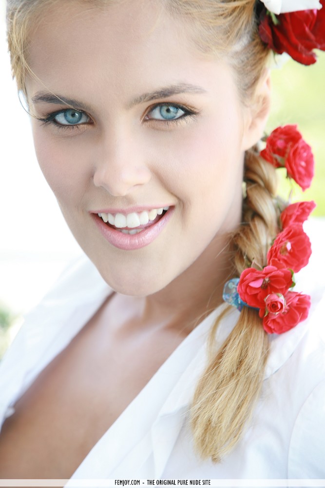 Natasha shows her sexy ass 13