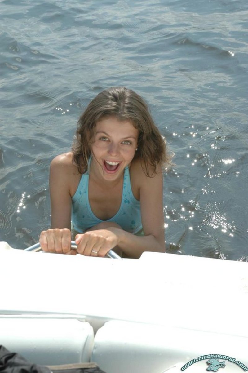 Ivana and Masha enjoying the sea 8