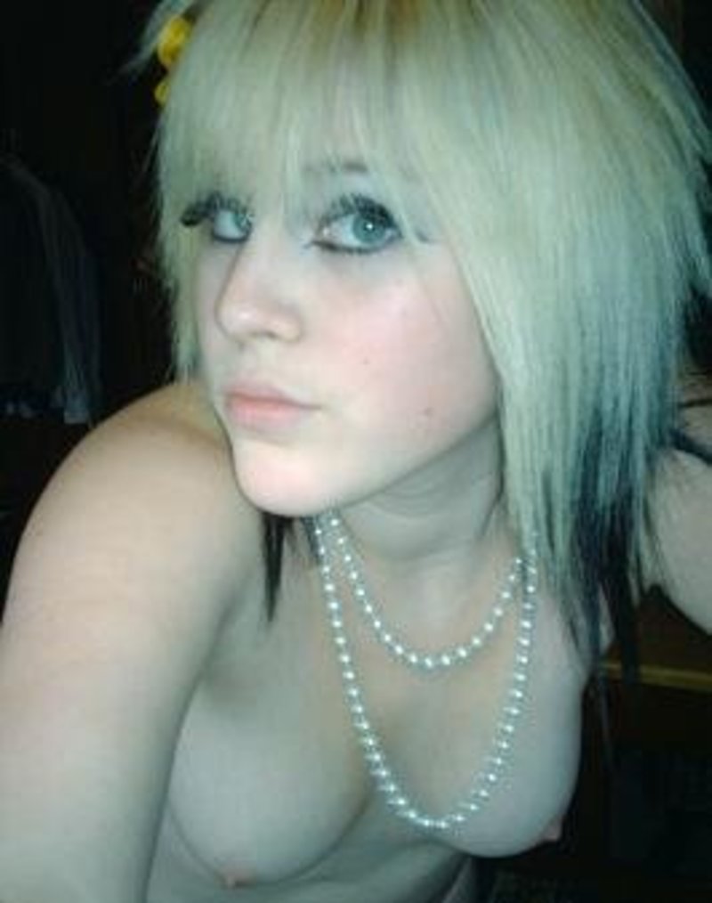Hot young blonde amateurs  8