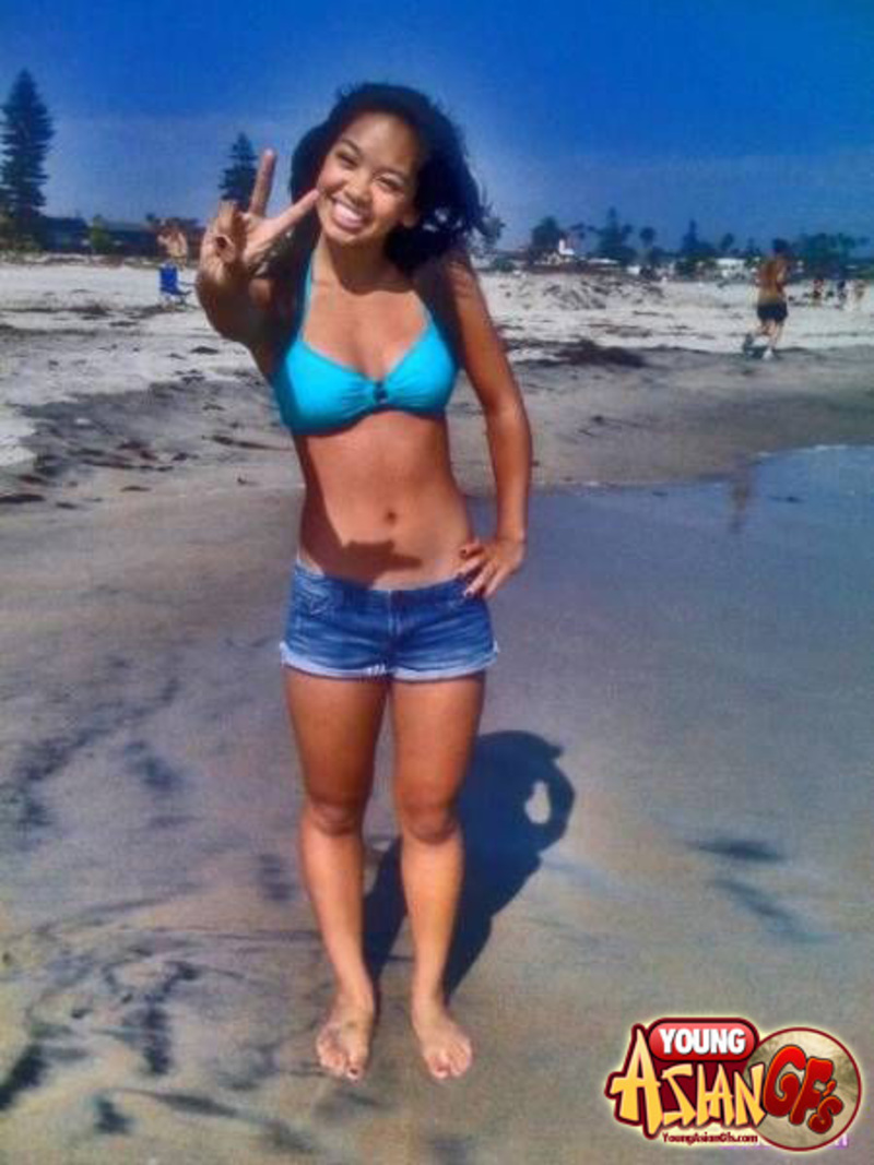 Pictures of naughty asians hacked on their facebook 10