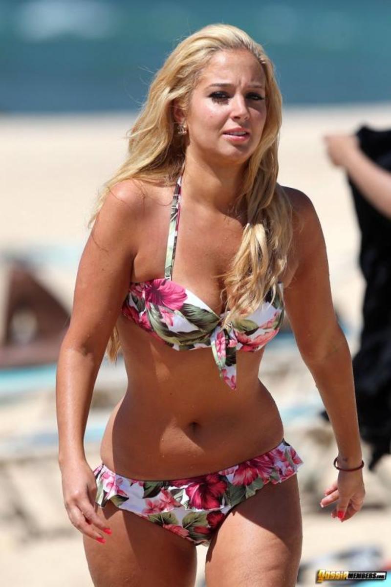 Tulisa Contostavlos bikini candids in hawaii 16