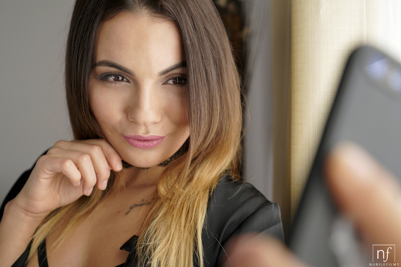 Vanessa Decker A Beautiful Memory 1