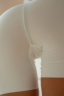 Nude Among the Fruits-08