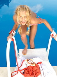 Poolside show with sweet blondie